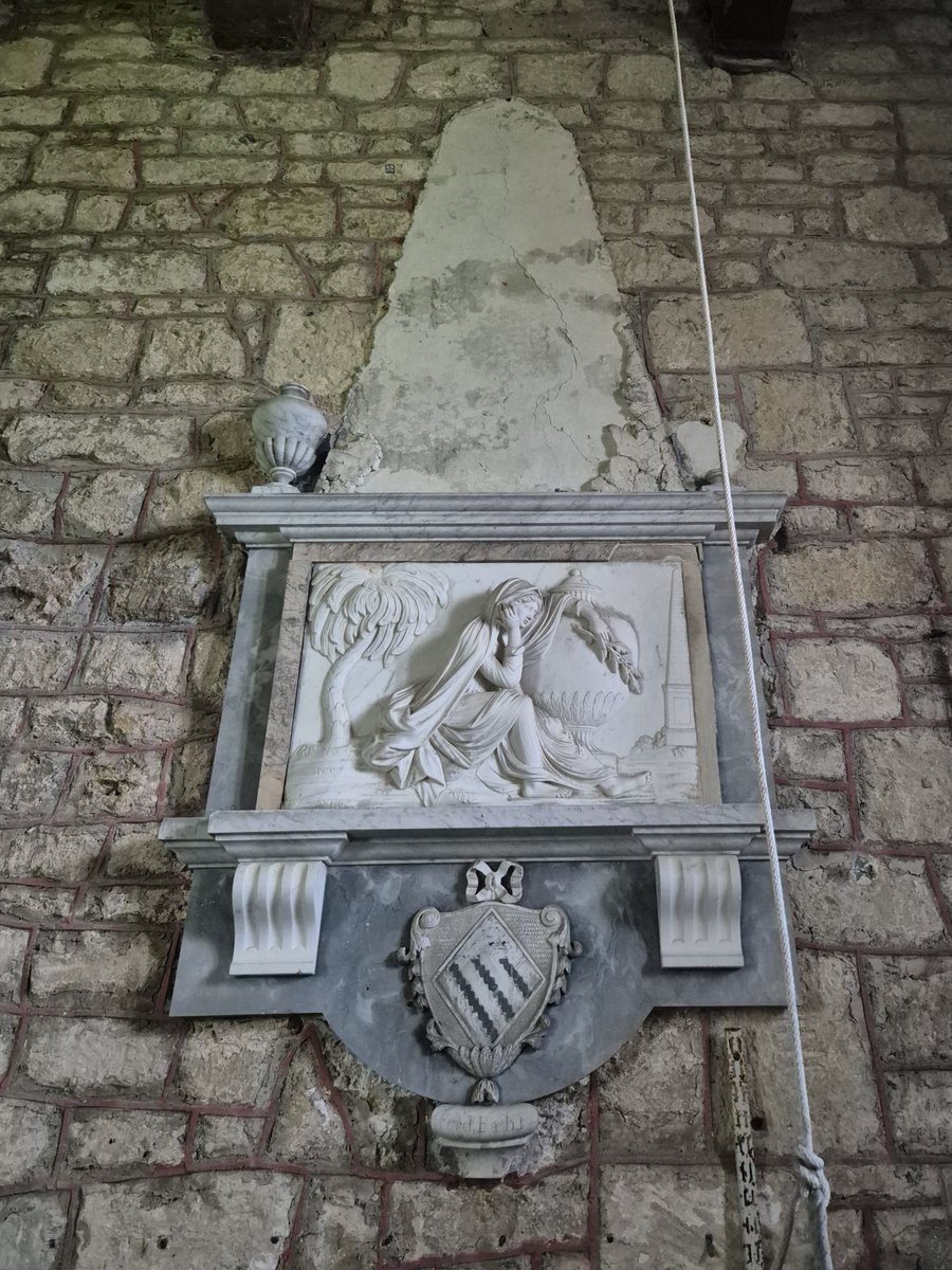 TheHistoryMouse's tweet image. South of tower #StMartinNorthStoke #Somerset for #MemorialMonday

Fine memorial tablet, weeping woman, urn, tree (claimed as a weeping willow... it's not) and obelisk. An urn and the journal above are now lost