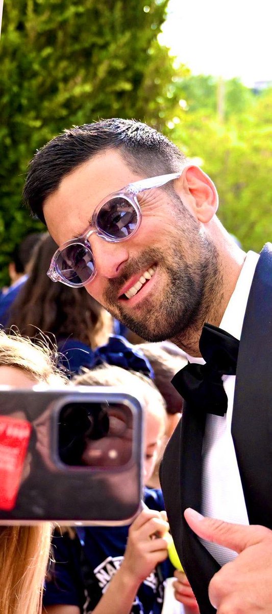 Sheksso's tweet image. #Djokovic 😎👍🏼
#Laureus26 #NoleFam