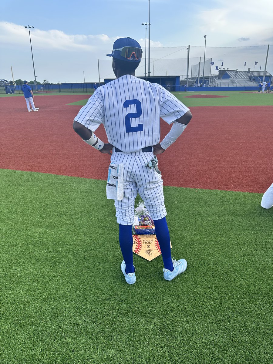 holt_paja3's tweet photo. Senior Day was amazing—loved every moment! ⚾️❤️ Summer ball is up next! https://t.co/MifHxkD5BM