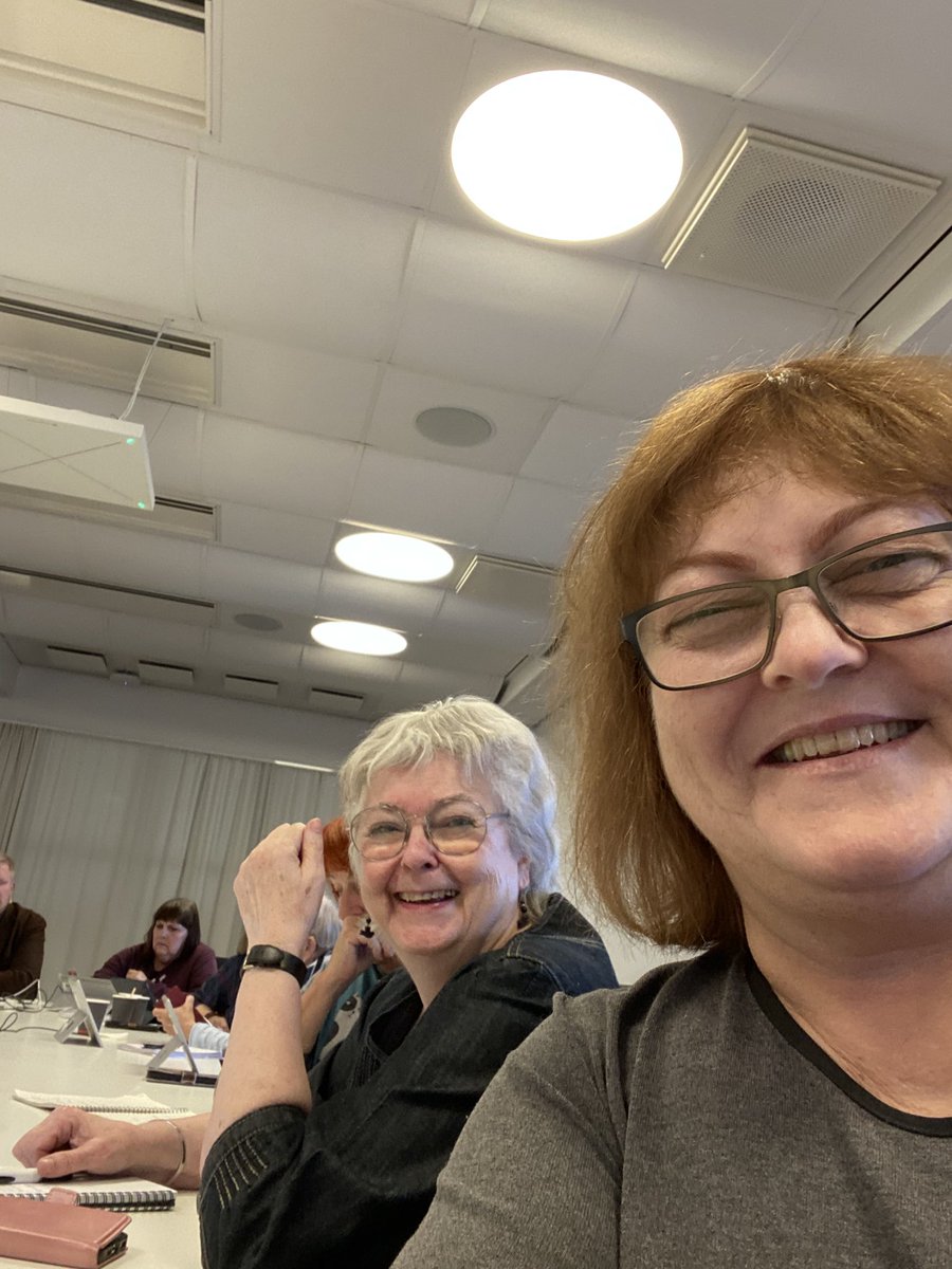 Christina Soldan (L) tweet media