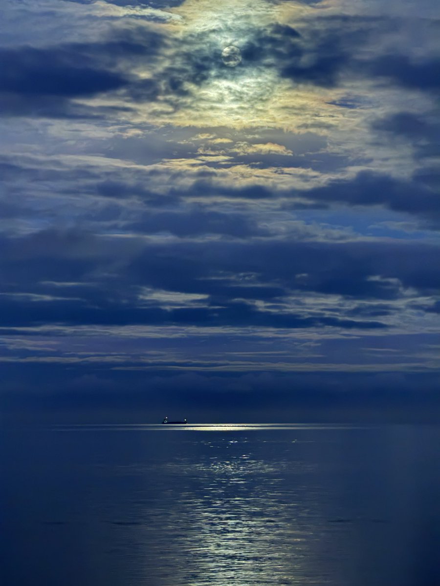 zrrzkk's tweet photo. @Battigol Ramazan Öztürk-Karadeniz Gece Odesa(The Black Sea at Night) 5 Kasım 2025 https://t.co/hdiKOSv7ri