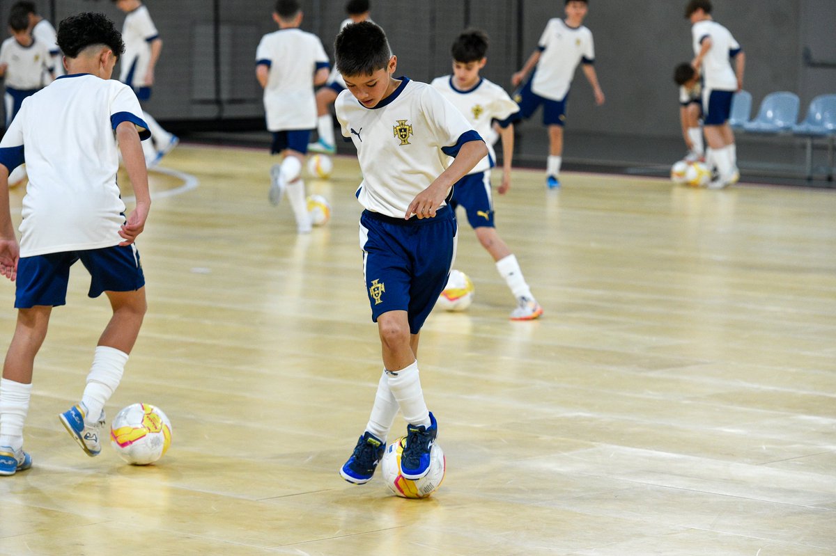O Dinis Coutinho vestiu pela primeira vez a camisola da equipa das quinas e a PARC voltou a colocar atletas nos trabalhos das seleções de @portugal 🇵🇹💪 

Parabéns Dinis 👏👏

📸 FPF || @portugal