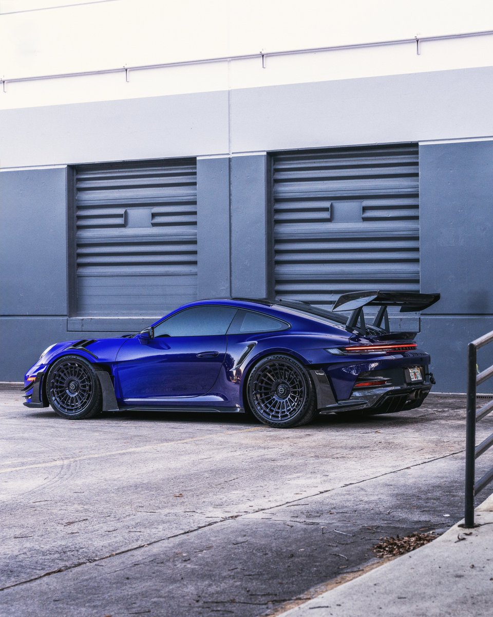 New work for Ryft. Porsche GT3RS on Brixton Forged wheels with a full gradient color. Put together for <a href="/teehiggins5/">Tee Higgins⁵</a>