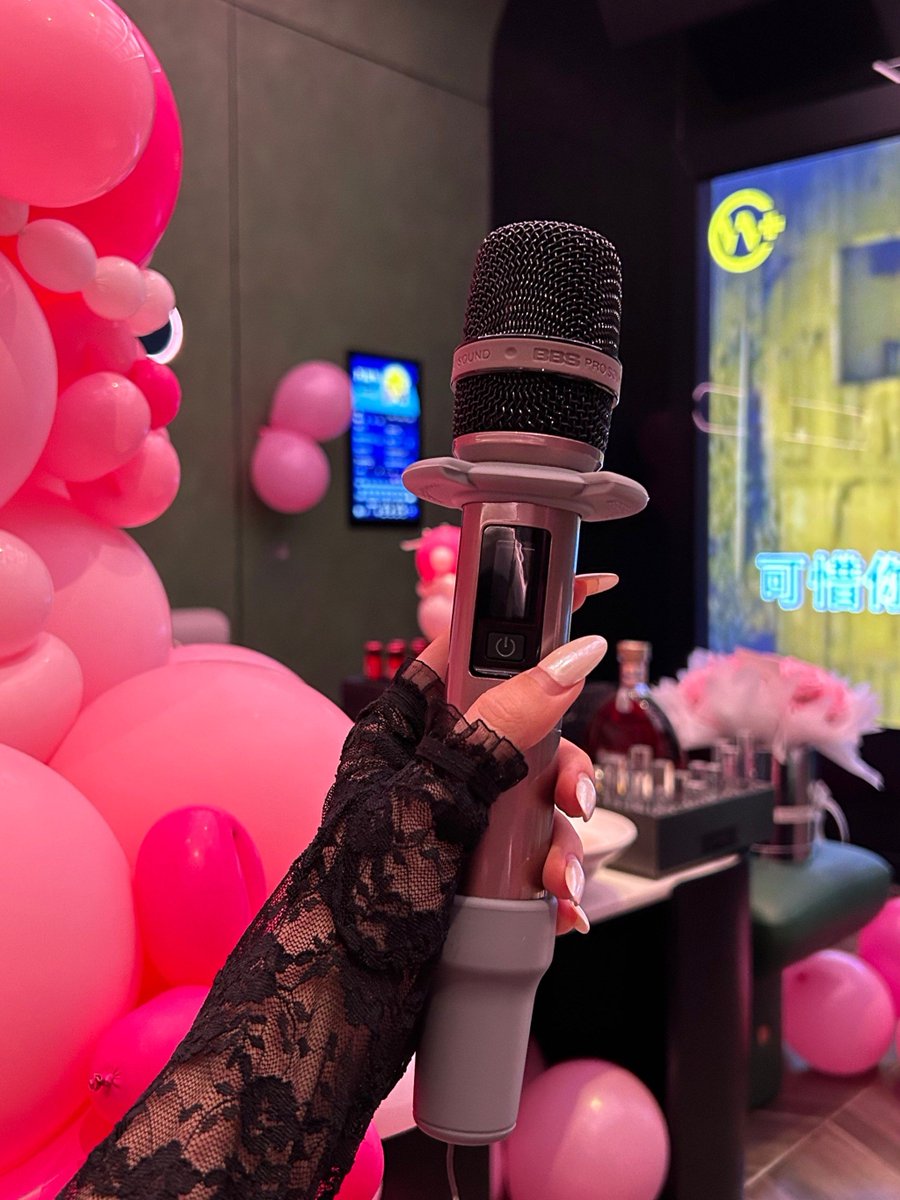 delia sandoval tweet media