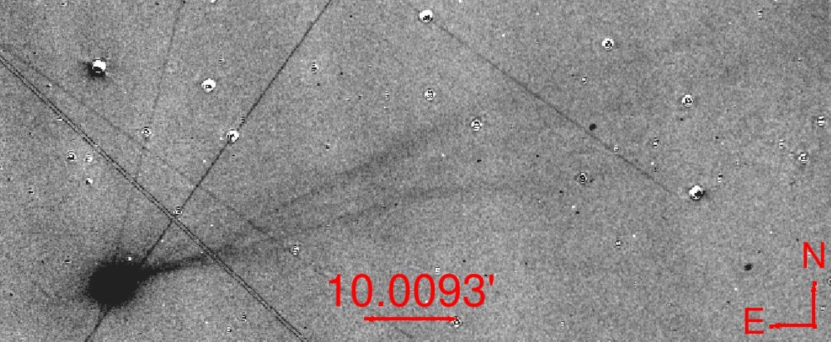BenShappee's tweet photo. The 3rd interstellar object, 3I-ATLAS, in ASAS-SN on 2025-11-17 (18.50 days after closest approach to the Sun). 3I was about 1.5AU (227 million km) from the Sun and 2.1 AU (312 million km) from the Earth.  The tail extends about 1.75 degrees or 9.5 million km(!). https://t.co/lD9ev5ASuV