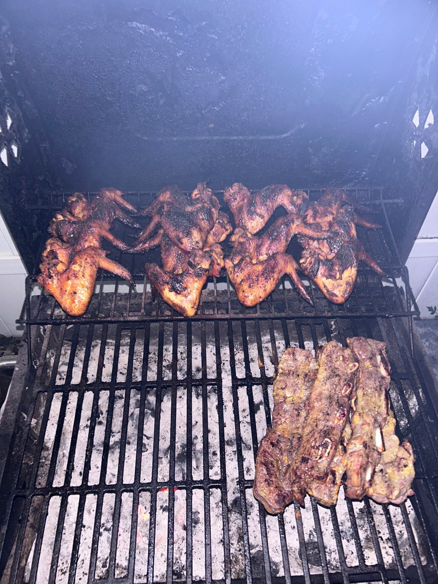 38T_y's tweet image. Like a real man #Grillmaster