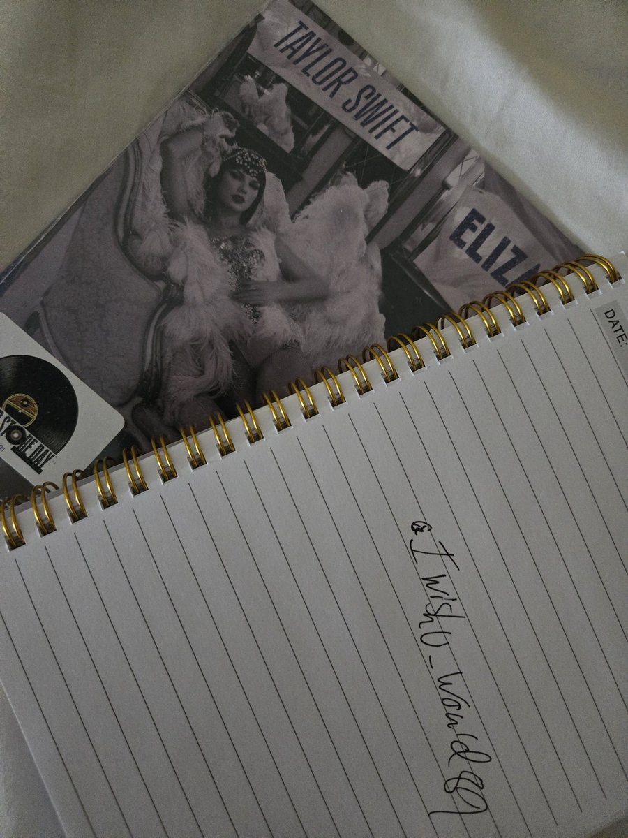 IM DOING AN ELIZABETH TAYLOR VINYL GIVEAWAY!!!💜💜💜

Just in case someone didn't get one, I got 2 copies! :)

To enter: Like, Repost, Follow Me, and comment your fav Taylor album! I'll draw the winner next Monday, April 27th. Good luck!🫶💜
