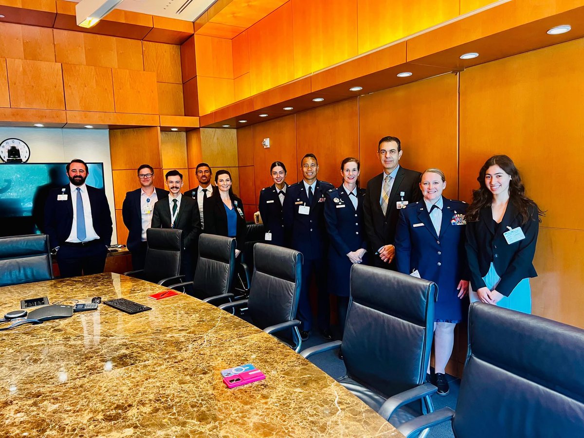 EdwardsAFB's tweet image. The 412th Medical Group continued  #community integration with a visit to @UCLAHealth in Los Angeles. 

Ensuring #USAF #Airmen have the best #healthcare outcomes possible requires a regional approach where military and industry can discuss best practices. #AFMC 

@HQ_AFMC