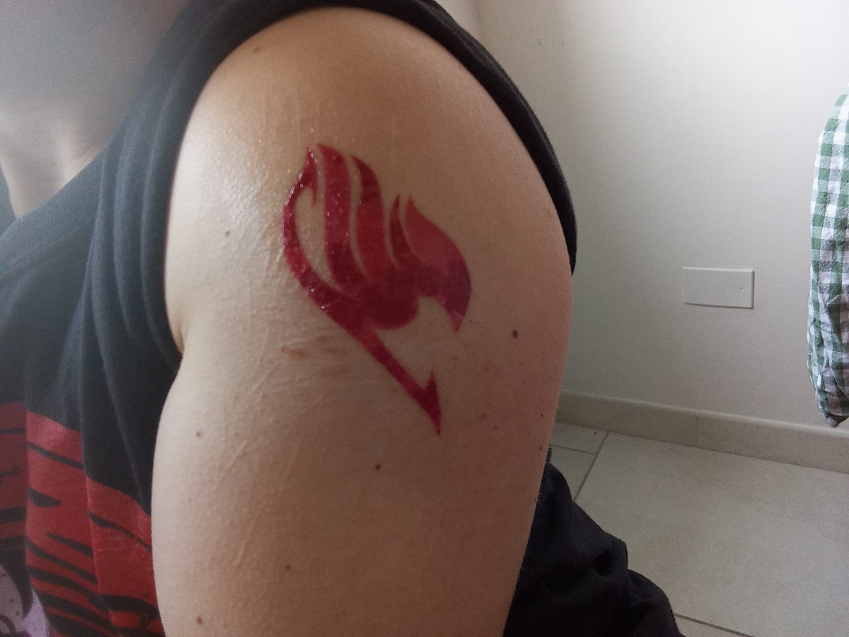 michael2008000's tweet image. FIRST TATTOOOOOOO YAYYY #natsu #tattoo