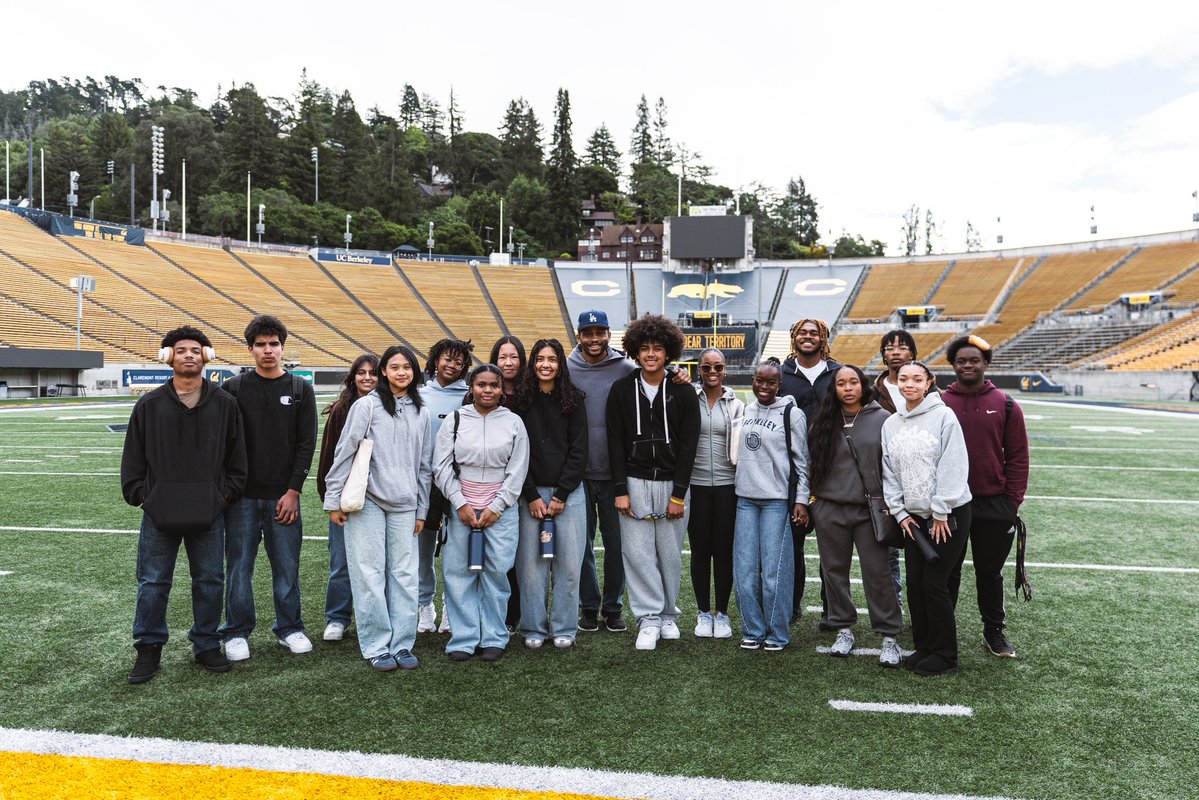 CoachLup's tweet image. Yet another 1st round draft pick &amp;amp; successful business bear in the building. 🐻

Nnamdi Asomugha is what Cal Berkeley is all about!! Going 1st round in all aspects of life - NFL Draft, community engagement, and establishing an elite career after the ball goes flat!! 

#GoBears