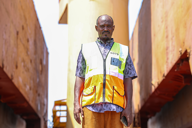 WorldBankMENA's tweet photo. Training designed with employers creates direct pathways to work.

In #Djibouti 🇩🇯, the @WorldBankGroup-supported Skills Development for Employment Project aligns training with market needs across port operations and beyond.

Learn more: https://t.co/NRbKrwhUAN https://t.co/VSqH6cdQaY