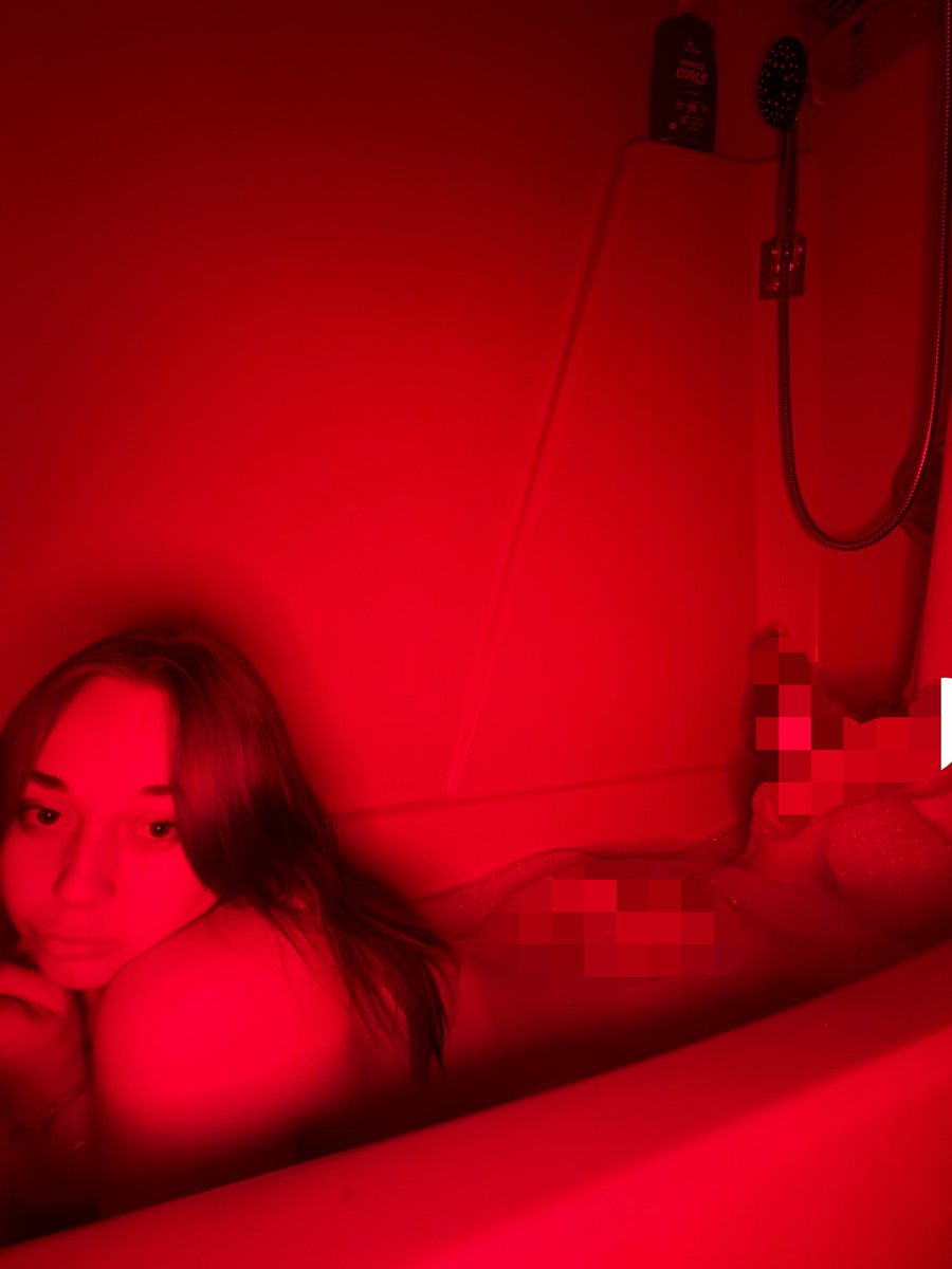 AJ_isbackk's tweet photo. yall should see this shoot😩🌶️ PROMO only good for a few more days‼️LIMITED SPOTS LEFT😱😰 HURRY BEFORE THEYRE GONE💙🤍DM for special promo🤭
#nsfw #nsfwtwt #onlyfans #promo #goth #buyingcontent #viral #nudity https://t.co/BFK9uUkoXd