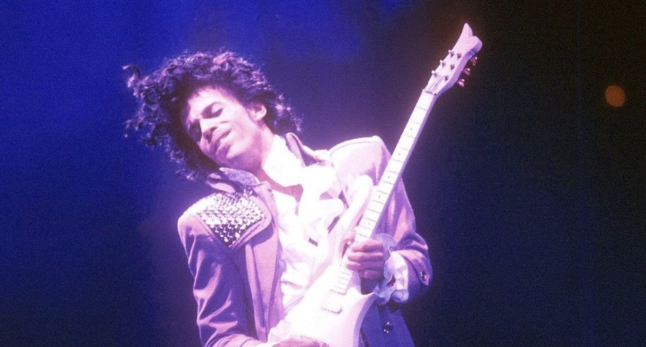 CasitaTerrock's tweet photo. 🎧🎶🙃 La rola del día!

Purple Rain de #Prince!

Recordando en su aniversario luctuoso al gran músico estadounidense ⭐💐🙏

Canción de su homónimo y sexto álbum de estudio (con su banda de acompañamiento #TheRevolution) del año 1984.

▶️ https://t.co/Y2ruj1qPfD https://t.co/bS7fz660Mf