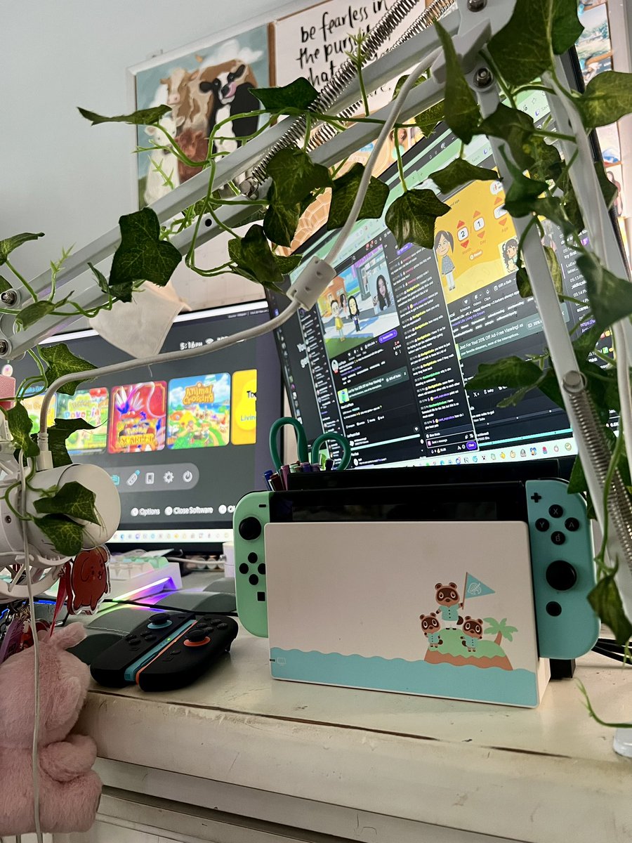 alloecrossing's tweet photo. obviously i'm keeping my animal crossing switch docked on my desk even though it's not plugged in anymore, it's simply too cute to put away🍃🙂‍↕️ https://t.co/9pCIFUzedY