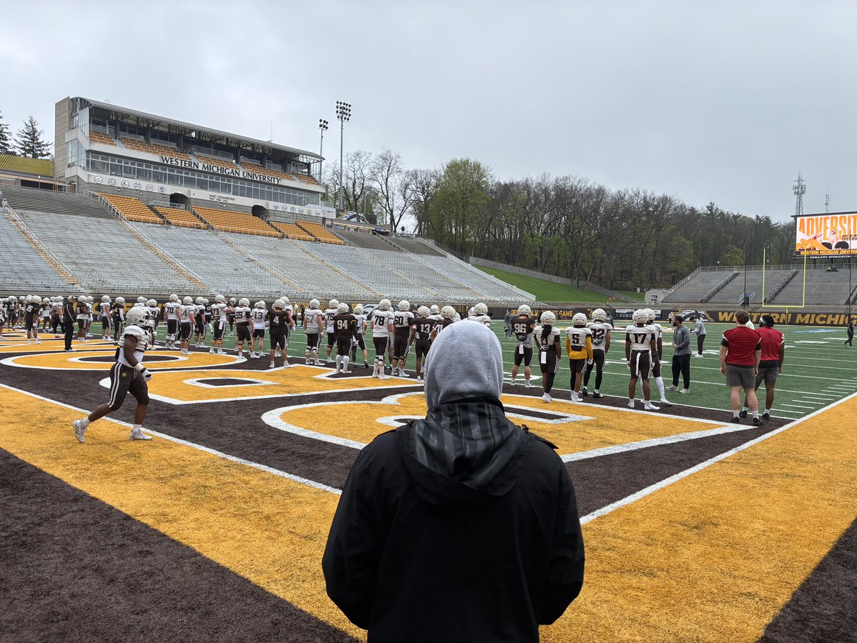 Luke_Zajicek's tweet photo. Had to great time at @WMU_Football Spring Practice this past weekend. I enjoyed talking to @ctoudle1 @RickyTeutli @pawlakjoe @CamAllenFB Cant wait to be back for the Big Man Camp this summer @OLMafia @HCRedDevilFB @PrepRedzoneIL @rymcq65 https://t.co/ie4snaMwtF