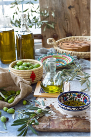 AnemosTours's tweet image. 🍋 What’s trending in Mediterranean travel? Local food

From seaside tavernas in Greece to tapas bars in Spain &amp;amp; farm‑to‑table plates in Italy, travelers can’t get enough of fresh, regional flavors. Eating local isn’t just a meal, it’s the memory everyone brings home.

#EatLocal