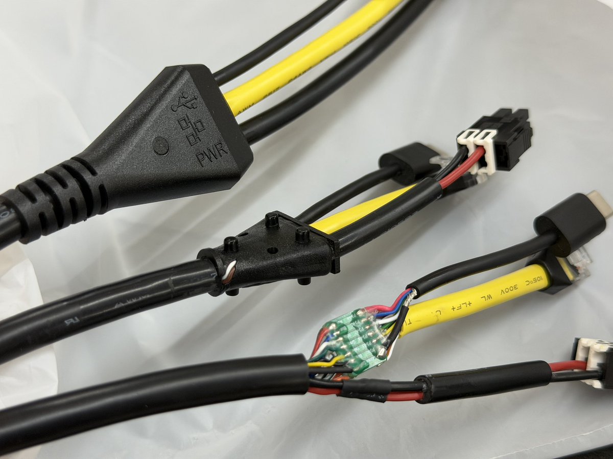 johnwireharness's tweet photo. Smarter cable design = fewer failures

Overmold + PCB integration
Better durability in real conditions
Custom wire harness solutions

#WireHarness #CableAssembly #Overmolding #OEM https://t.co/GF2cAWTDyV