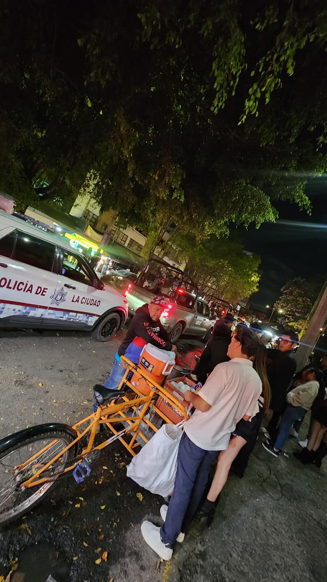 JCarlos_Valerio's tweet image. Clausuran el bar “¡Una y ya!” en la colonia La Paz, tras reportes de hechos violentos entre clientes. 

Autoridades municipales intervinieron y determinaron el cierre del establecimiento por poner en riesgo la seguridad y el orden público.

#Puebla