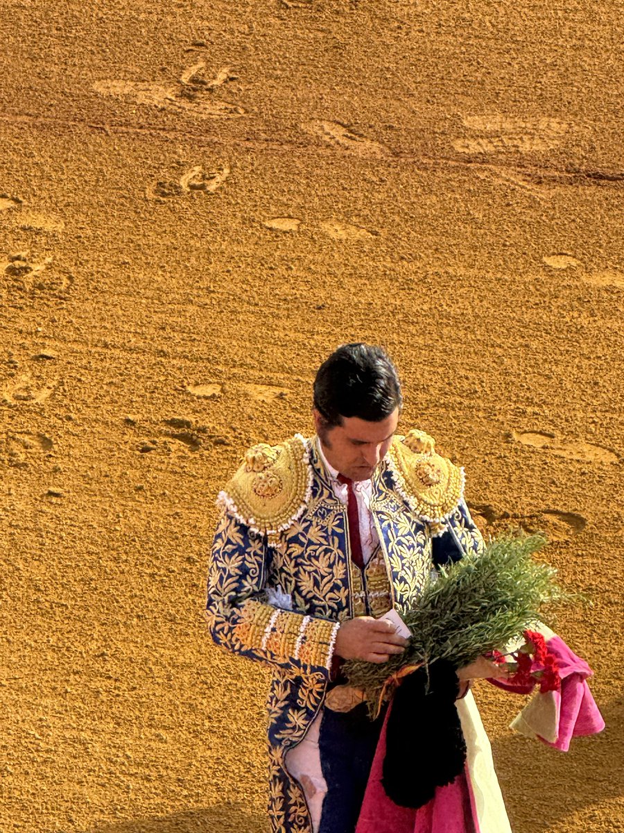 Tercio de Quites tweet media