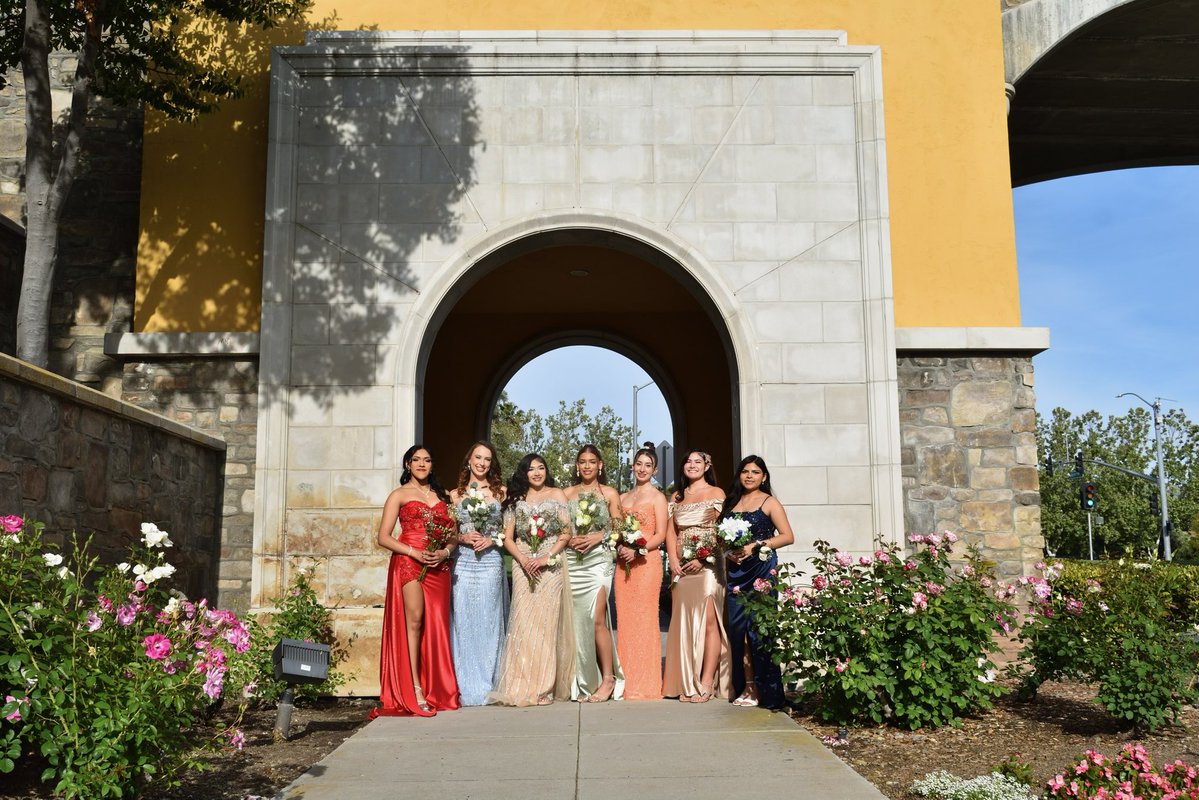 ccarrillo1983's tweet image. Junior Prom/Senior Ball 2026 ✨
Watching Citlalli and Maya enjoy moments like this with their closest friends is everything. They all looked absolutely stunning! ✨#senioryear #juniorprom #Promszn