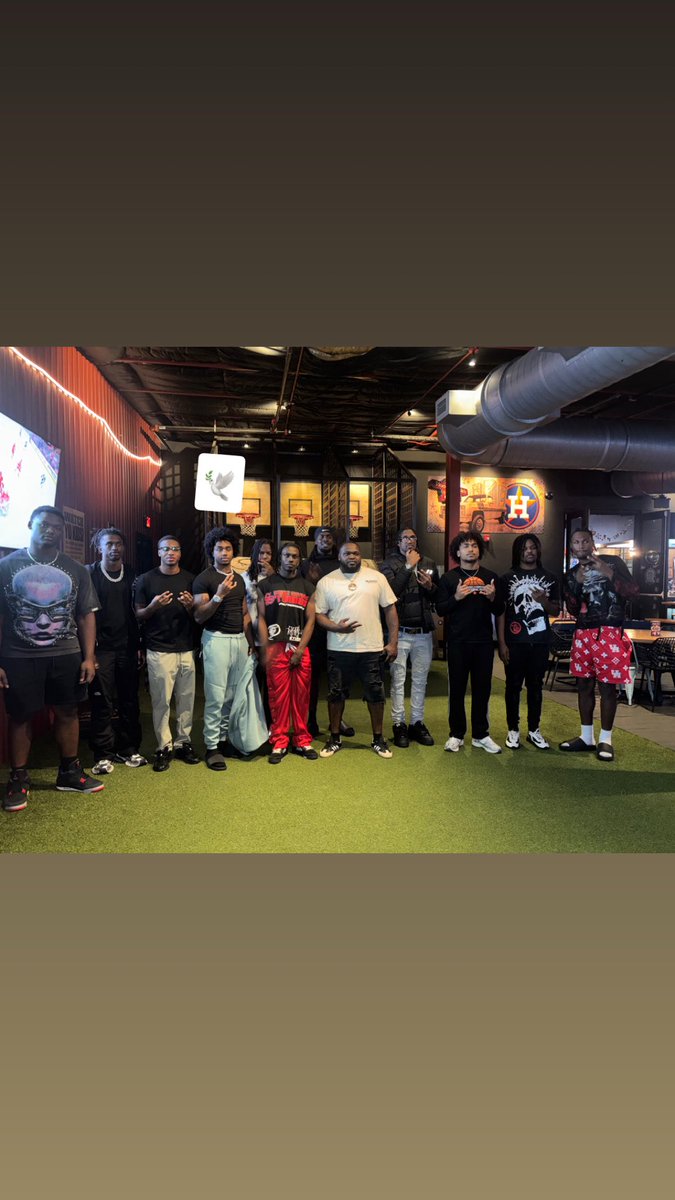 CoachDre2025's tweet image. Damn ! I can’t believe I’m writing this ! Seems like the wrong clock was punched on you T Greg! God make no mistakes! #GCEFamilyForLIFE #MEMBERSONLY #FlyGUY