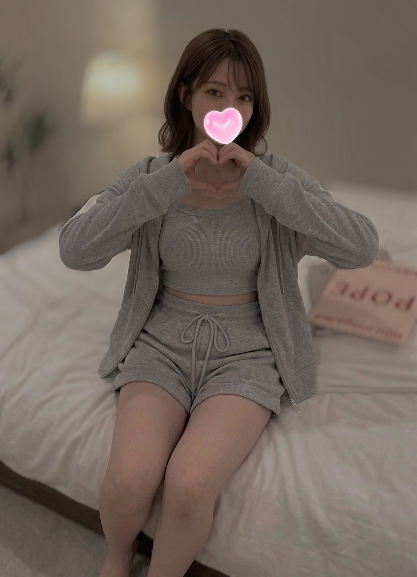 あやの tweet media