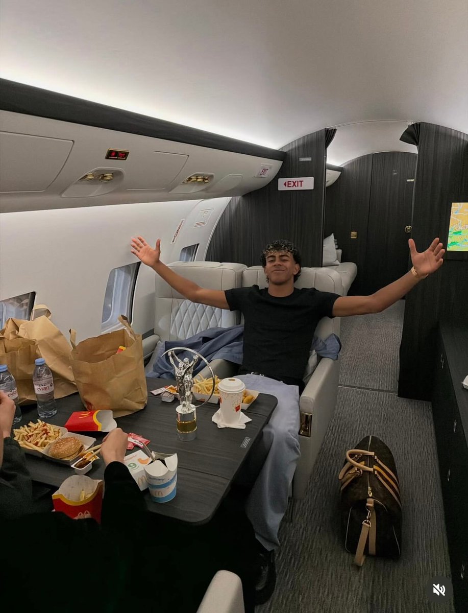 InCampNou tweet media