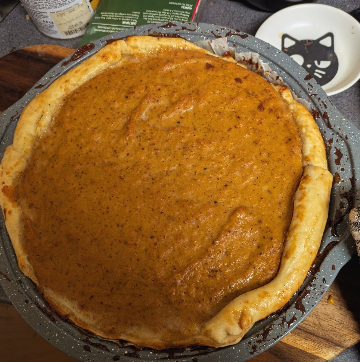 HeatheryDoune's tweet image. Thats my finished butternut squash pie. #baking freeze the crust first and it won't burn