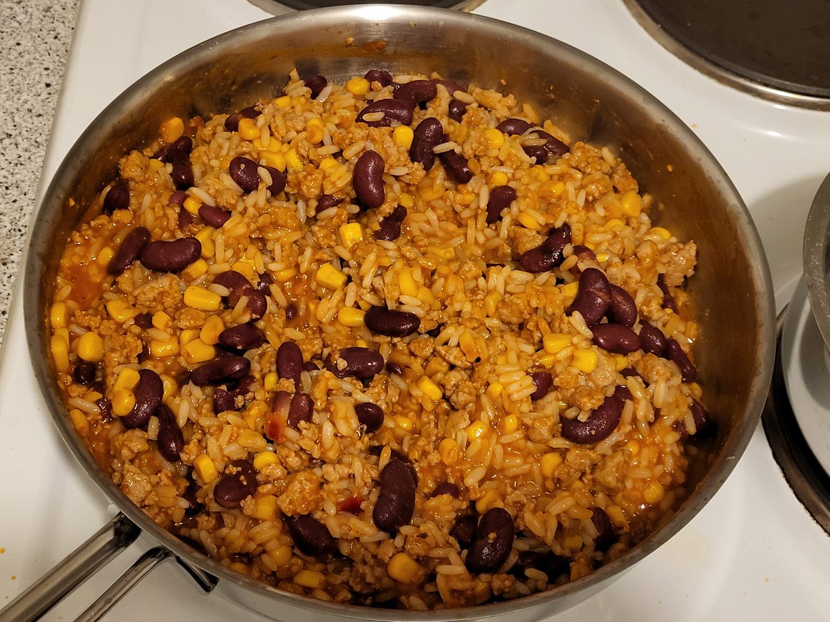 DasByte's tweet image. Nicht das jemand behauptet er müsse hier hungrig ins Bett. Hab mit Knorr noch Fix was gekocht. #Nomnom