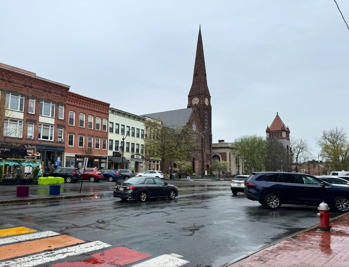 Always nice to spend a day in Northampton, Mass! NoHo is one of my favorite spots in western Massachusetts. It’s such a vibrant college town with great restaurants and cafes. Plus, it has such a unique artistic vibe. #NoHo