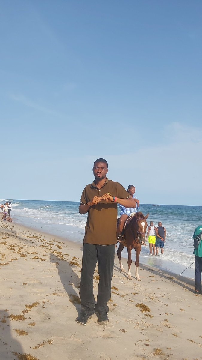 ChifeLawrence's tweet photo. 🌝🌊 https://t.co/sN09FSOvLt