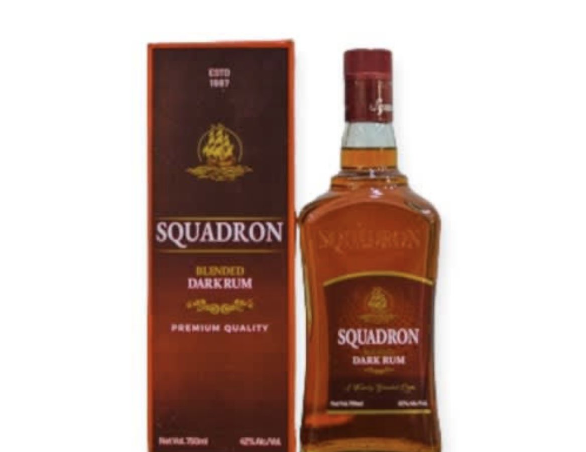 Horlawey's tweet photo. Omo fear soldier, I had gone far this morning thinking about my career and how to better my life

Na so this soldier come tap me for shoulder 

Oga sir squadron Dey oooo

Confuse me come ask the guy squadron leader or wetin you Dey talk ?

The mad man reply by flashing the bottle of the squadron and says Oga sir na better ogogoro be this ooo

Me come ask the soldier, how you take smuggle ogogoro enter Orderly room 

He say na tactics cause him na war planner 

Na so I sip 4 shot oooooo

Long story short, all the file wey AO refuse to sign since last week 
I don help am clear his table by signing all

Infact I still give one wicked order to my CC that afternoon.