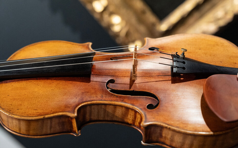 140cDeSolitude's tweet image. Le #Stradivarius à 10 millions € volé par les #nazis en 1944 a-t-il ressurgi à #Colmar ? leparisien.fr/culture-loisir… via @le_Parisien #instrument #musique #violon
