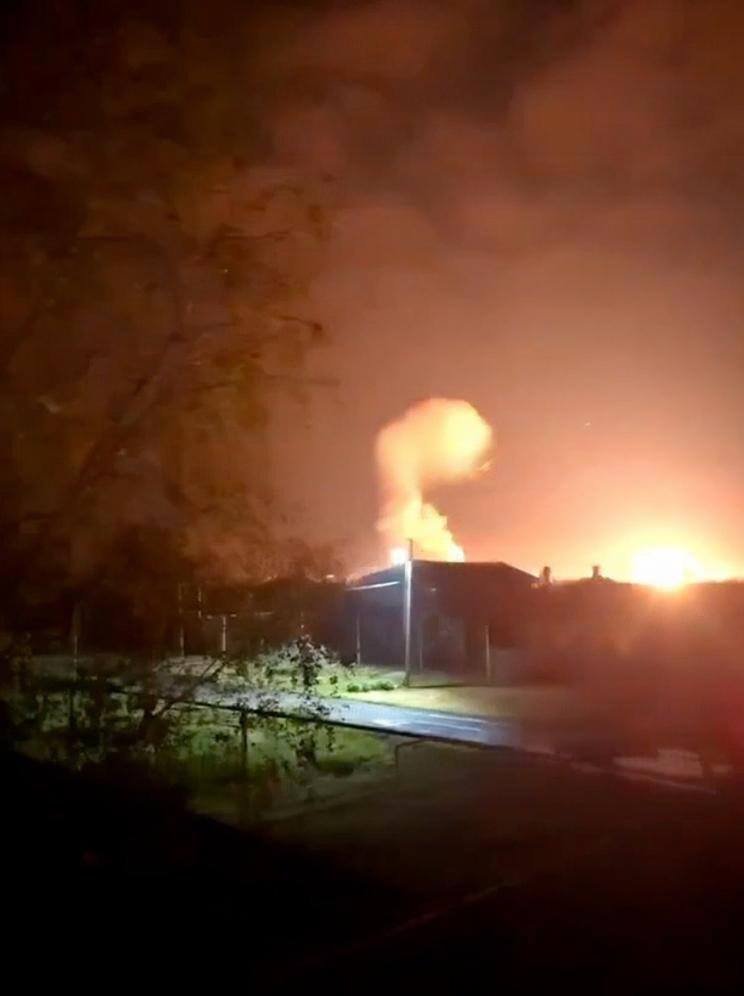 NOELreports's tweet image. Ukrainian drones have carried out a sustained attack on Novocherkassk in Rostov region, with dozens of explosions, flashes, and air defense activity reported during hours of strikes. #Russia