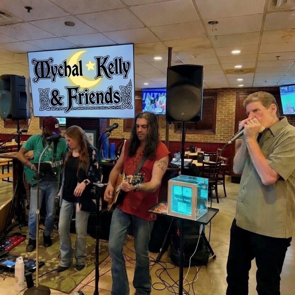MychalKelly's tweet photo. "One for the books!" Last Sat at @ReddsRestaurant with @MychalKelly @nikkicapprocks @rahjaeoffixiall MG Bayes and more! Thank you everyone for all the love 💕🤙
It was a great week finally playing the first outdoor shows at @rockawayrivercountryclub and 2 other outdoor private parties 🎉🥳 Thank you to @theyardhaledon for having me run the open mic EVERY Thursday 7pm
And a special thank you and all my heart and soul to every who comes out or even just supports Live music in any way, shape, or form!!