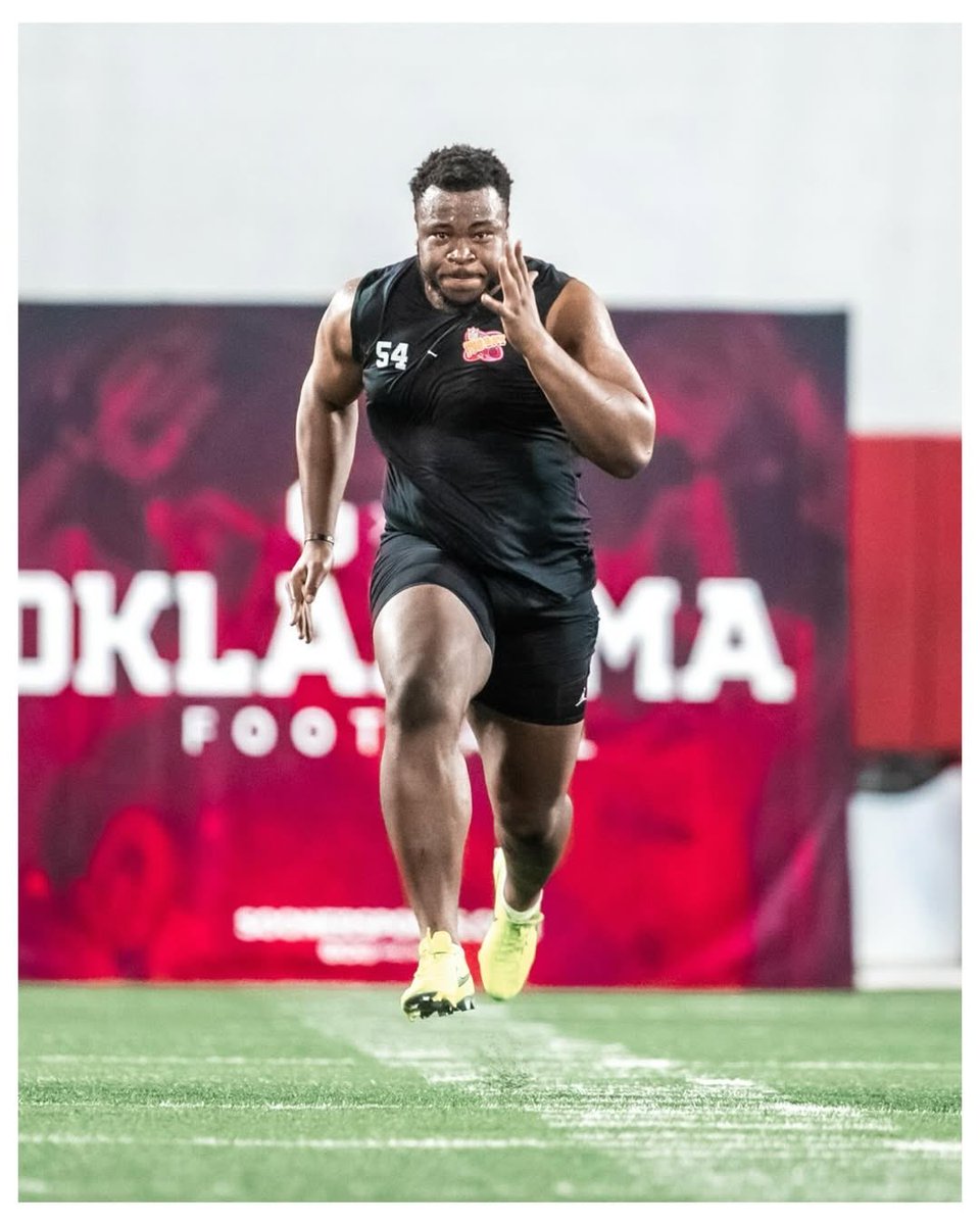 Walk0nmentality's tweet photo. Started as a walk-on.
Now he’s anchoring the line with his name on the board.
Febechi Nwaiwu bet on himself and turned it into a draft opportunity.

#WalkOnMentality #ForTheUnderdogs #NFLDraft https://t.co/fBVog72P8A