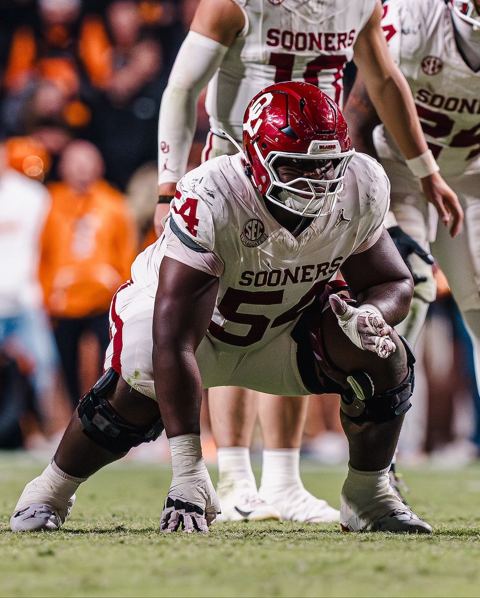 Walk0nmentality's tweet photo. Started as a walk-on.
Now he’s anchoring the line with his name on the board.
Febechi Nwaiwu bet on himself and turned it into a draft opportunity.

#WalkOnMentality #ForTheUnderdogs #NFLDraft https://t.co/fBVog72P8A