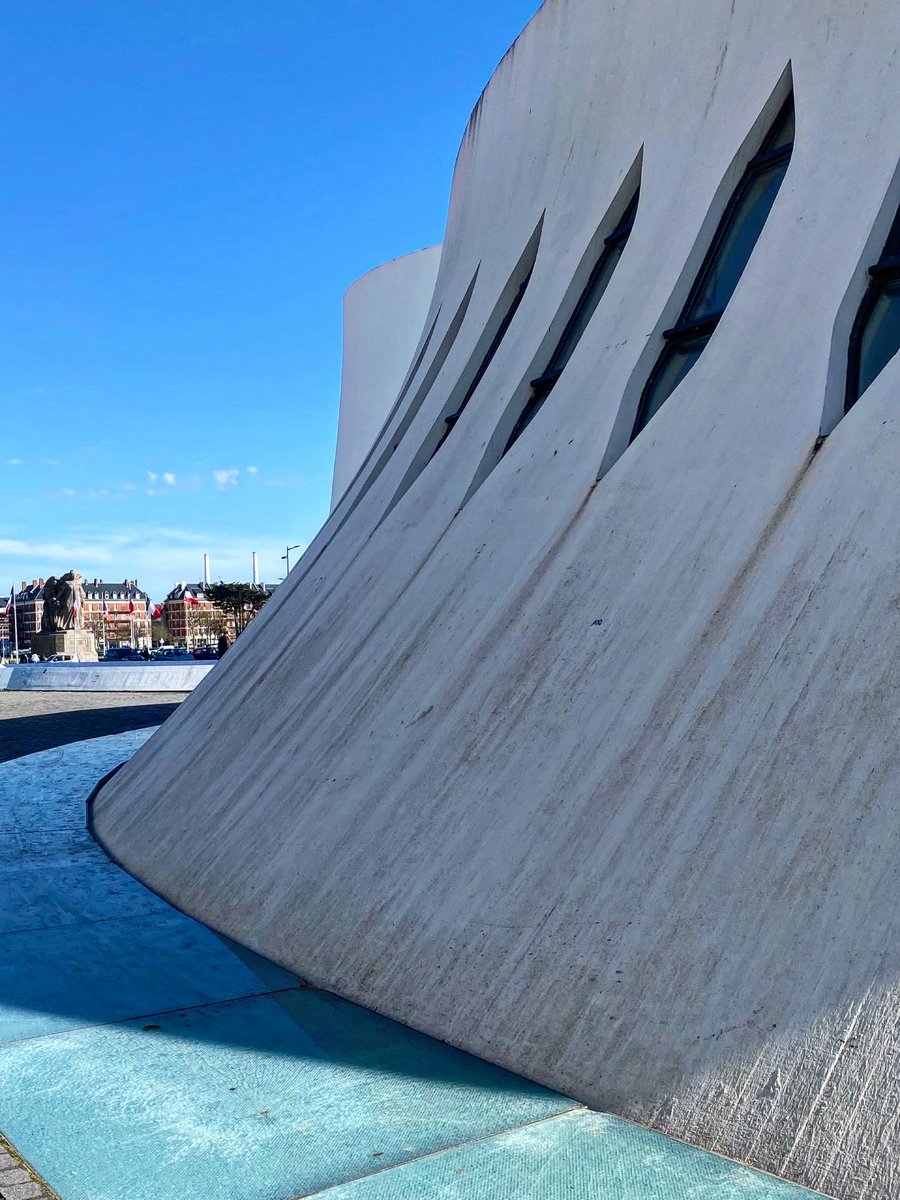 L_E_Ba's tweet image. Courbes 

#streetphotography #lehavre #architecture #oscarniemeyer #latergram