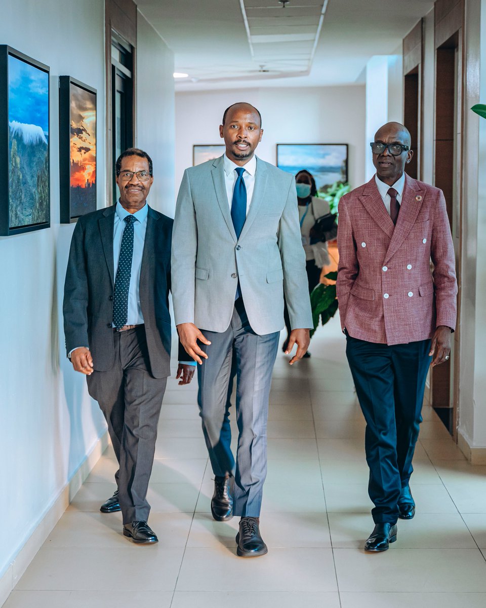 WHORwanda's tweet image. @RwandaHealth Minister @nsanzimanasabin briefed @ProfJanabi, @WHOAFRO Regional Director (RD) with WHO Rep @BrianChirombo, on 🇷🇼 priorities, incl maternal &amp;amp; child health, #UHC, #PHC, health workforce &amp;amp; emergency preparedness. @WHO committed continued support towards #HealthForAll