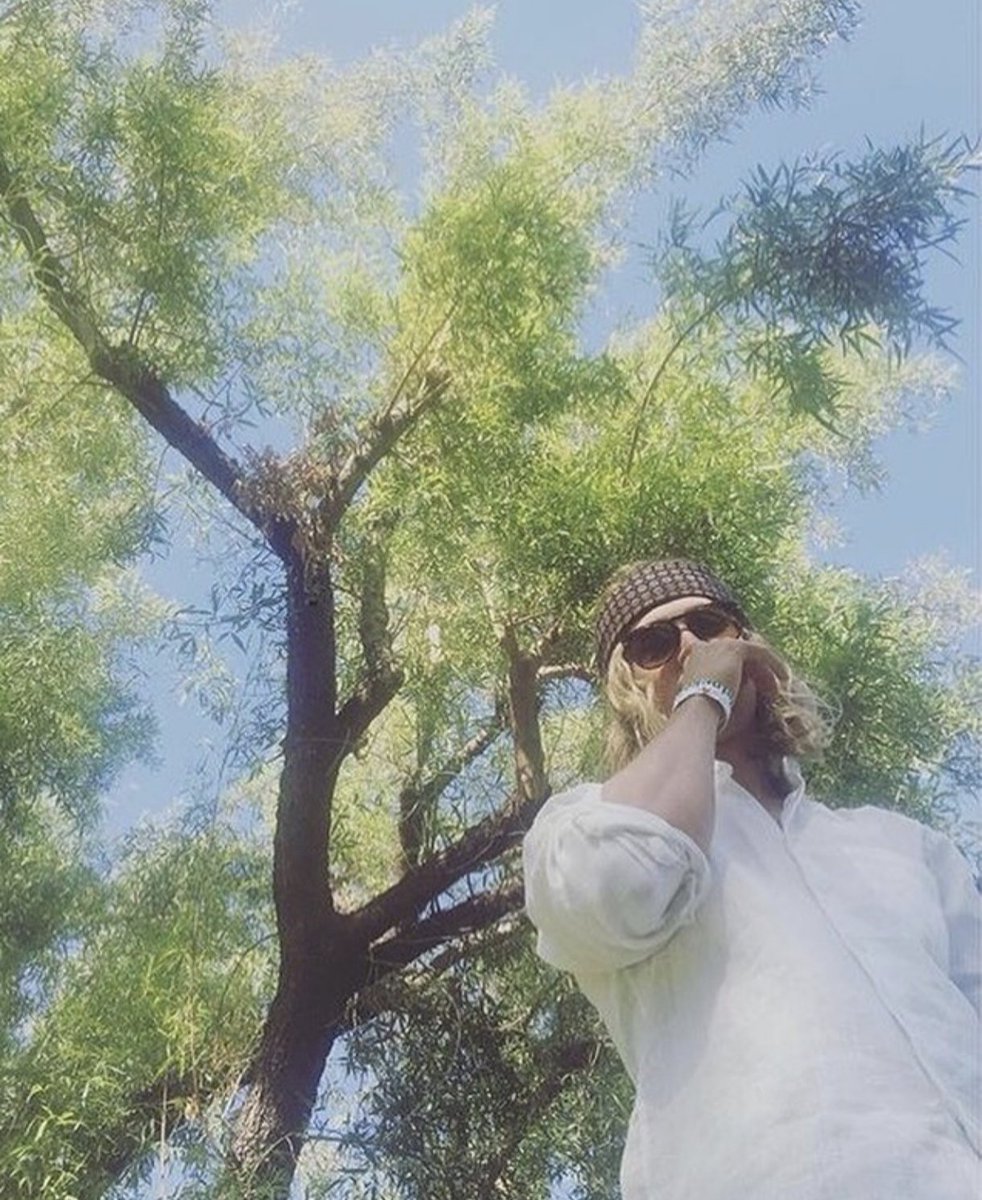 austin throwback tweet media