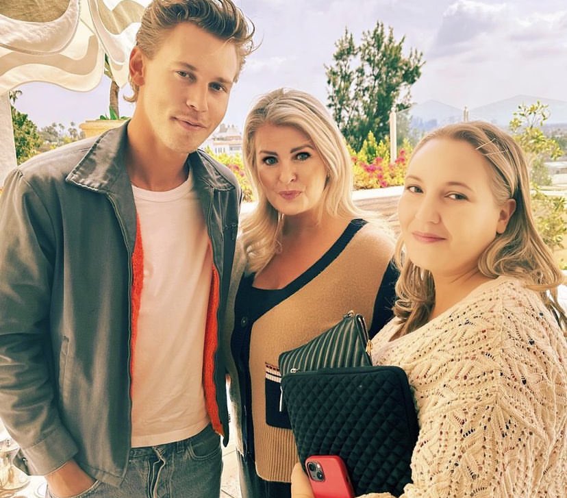 austin throwback tweet media