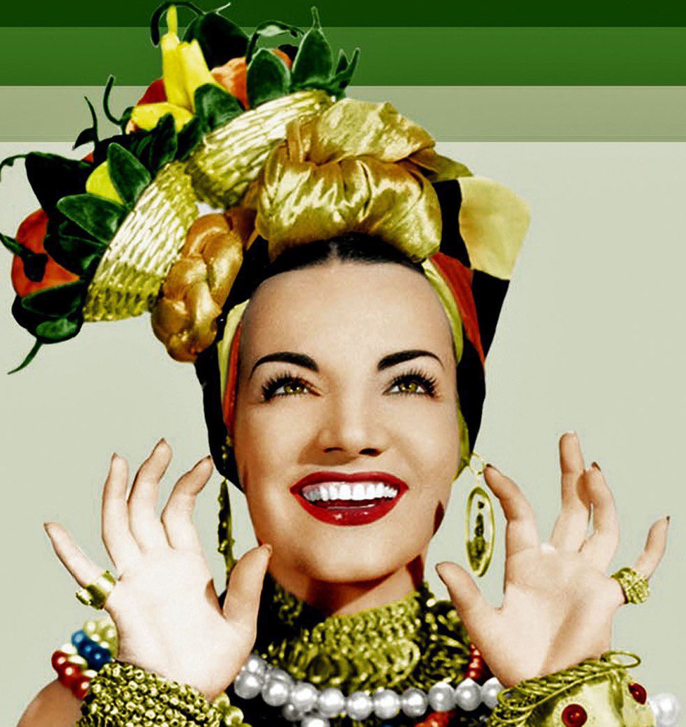 Anitta revelou que decidiu levar a vida com mais leveza após ganhar um livro sobre Carmen Miranda com a dedicatória: “Mude o final”.

Carmen morreu após um infarto, associado ao desgaste e ao ritmo intenso de trabalho.