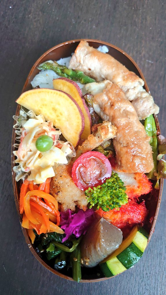 NqTaz2's tweet photo. 長男のお弁当🍱
私のお弁当🍱
#お弁当記録 https://t.co/QXxDdhXM4R