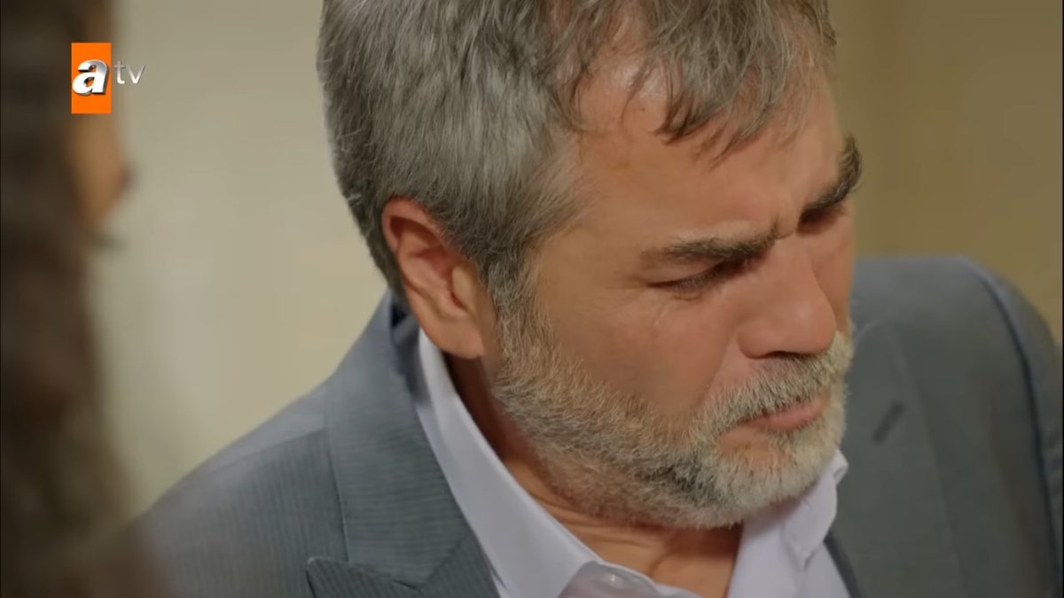 Waytosevda_'s tweet image. Reyyan learning the ring Miran held onto his all life before gifting it to her for their marriage was actually a gift from her dad THE FULL CIRCLE is top tier

#hercai