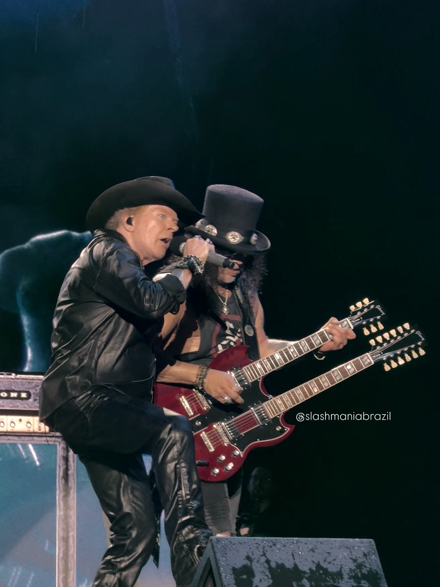 addict_slash's tweet image. April 18 2026 #Brazil #fortaleza 🇧🇷 #arenacastelao @slash @gunsnroses 🎩 🎸 🤘🏻 🌹 #gunsnroses #slash 📷 Slashmaniabrazil ©️