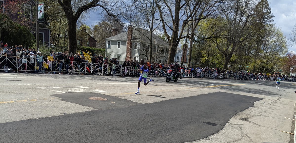 KwanKew's tweet image. The 130th Boston Marathon at Heartbreak Hill. John Korir of Kenya wins his second straight, a record at 2:01:52; Sharon Lokedi, of Kenya, is a back-to-back champion at 2:18:51. The enthusiastic crowd made me nostalgic for my old marathon days. #Bostonmarathon #runningcommunity