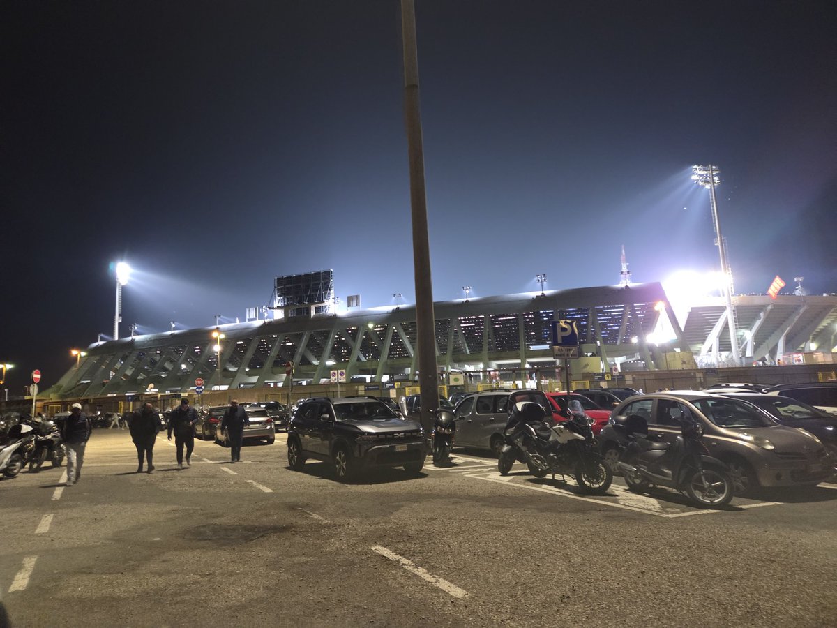 barty181's tweet image. The final game of the 🇮🇹 trip turned out to be the best 

Lecce 1 Fiorentina 1
Serie A
🎟 €25
👥25,000 (est)

Fantastic support from the Lecce fans #groundhopping