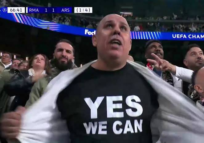 AntiMag1c's tweet image. Bought a single Ao ashi volume to make up for the other 32 I pirated #hero #thankyoukobayashi