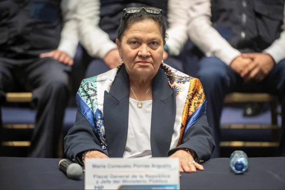 Ricigt1's tweet image. 🎉⚖️ Buenas noticias en la elección de candidatos al #MP: Consuelo Porras queda fuera de la primera nómina

📌 No alcanzó los votos necesarios en la primera ronda de la Comisión de Postulación

🔄 El proceso continúa con nuevas votaciones para definir la lista final
📤