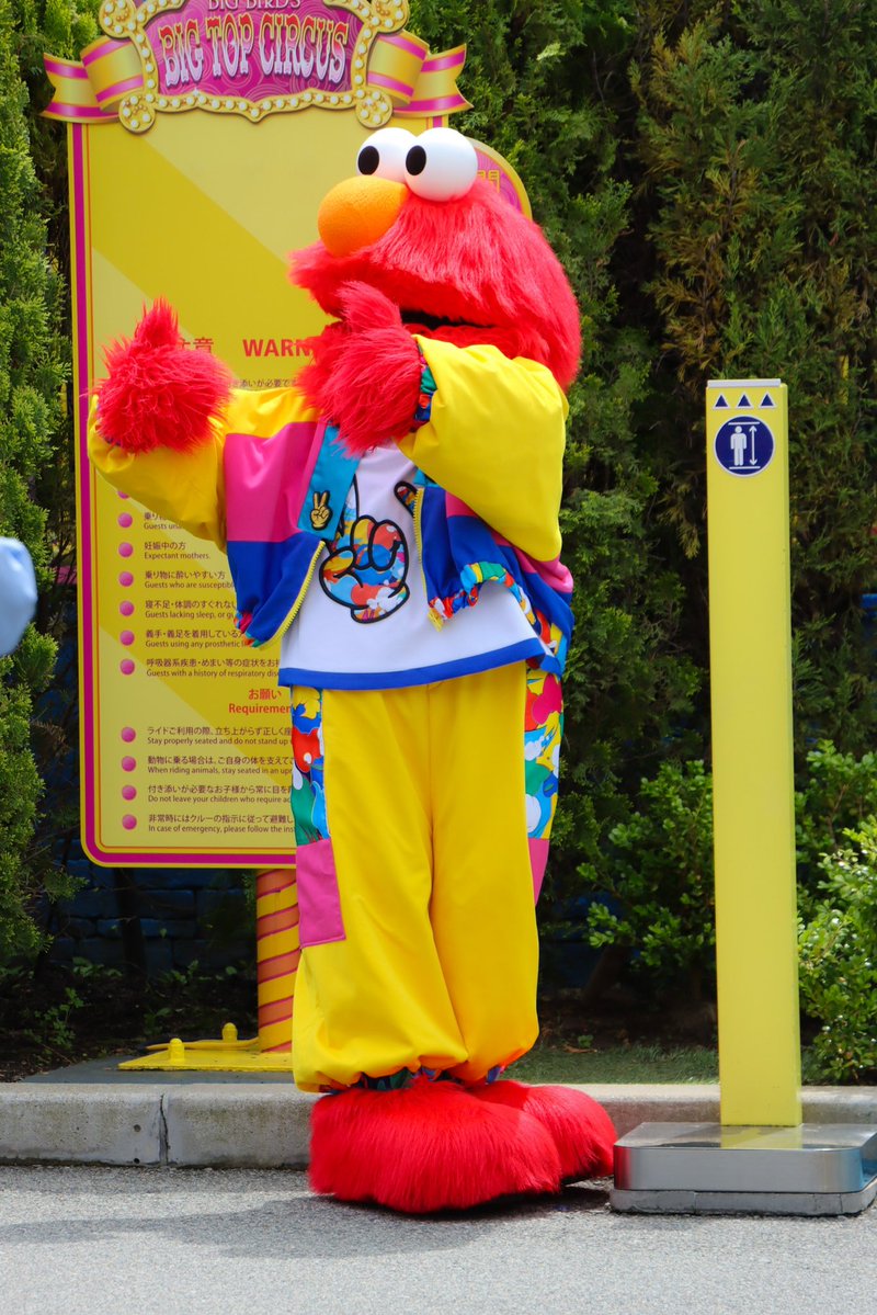 TD_0721_'s tweet image. ビッグトップに乗車するため身長はクリアしてクルーさんに『お一人様ですか？』と聞かれたまではウキウキだったエルモ😆

ただ断られたようでガッカリしながら泣いていました😭

乗りたかったよね？の問いに大きく頷き
お家に帰って行ったけど最後だから乗せてあげてほしかったなぁ🥺

#USJファン